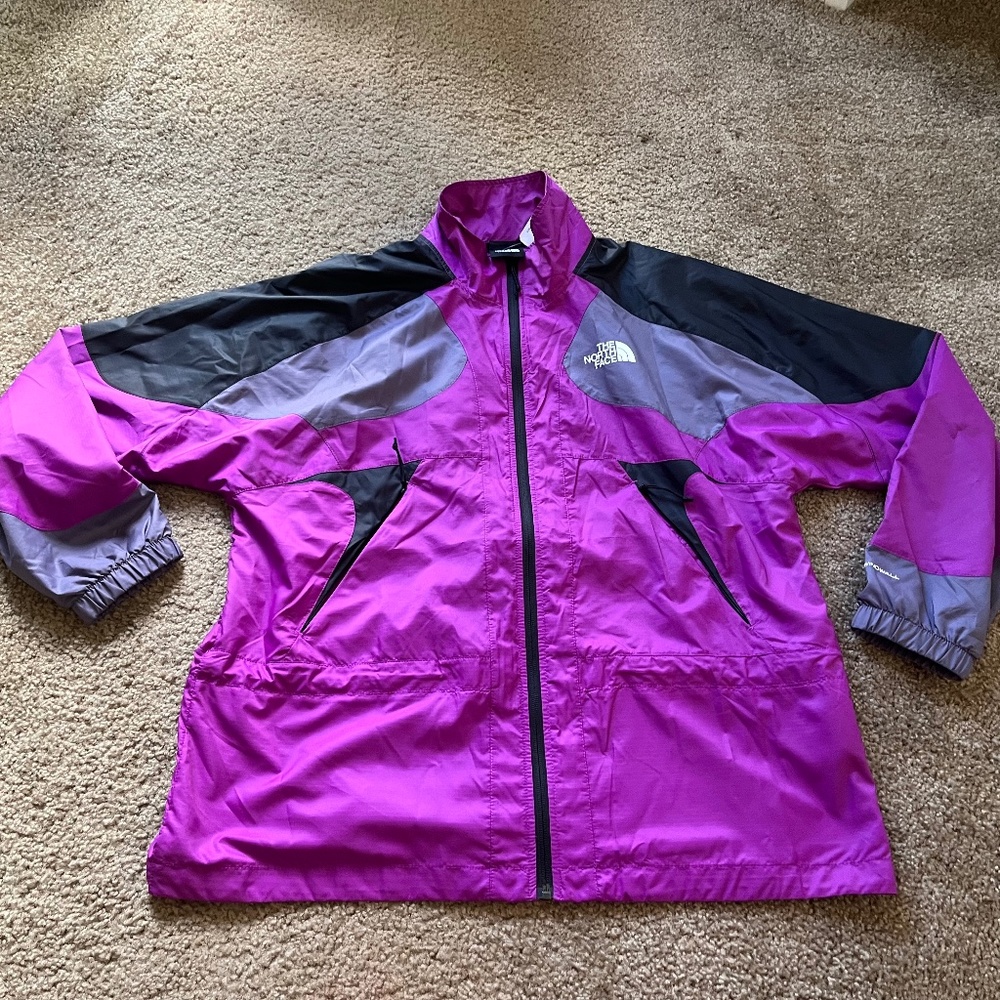The North Face TNF jacket in purple (NEW) sz. M